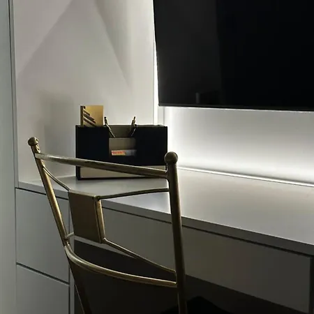 Elisabeth Gold Vip